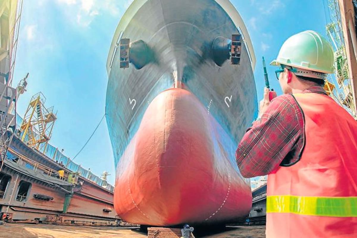 ¿Quiere trabajar con barcos? Estudie estas carreras