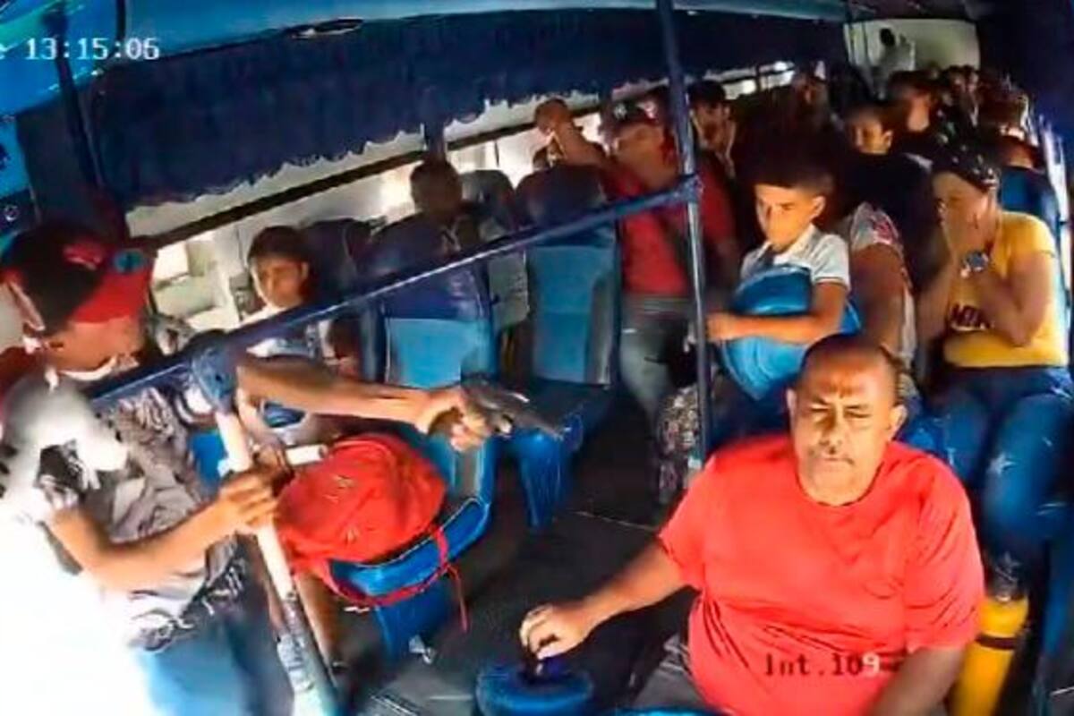 Video: Ladrones se camuflan entre pasajeros y atracan bus intermunicipal