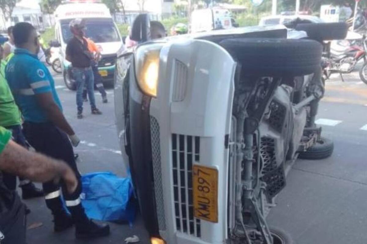 ¡Impactante! Murió menor, de 13 años, al caerle camioneta encima en choque