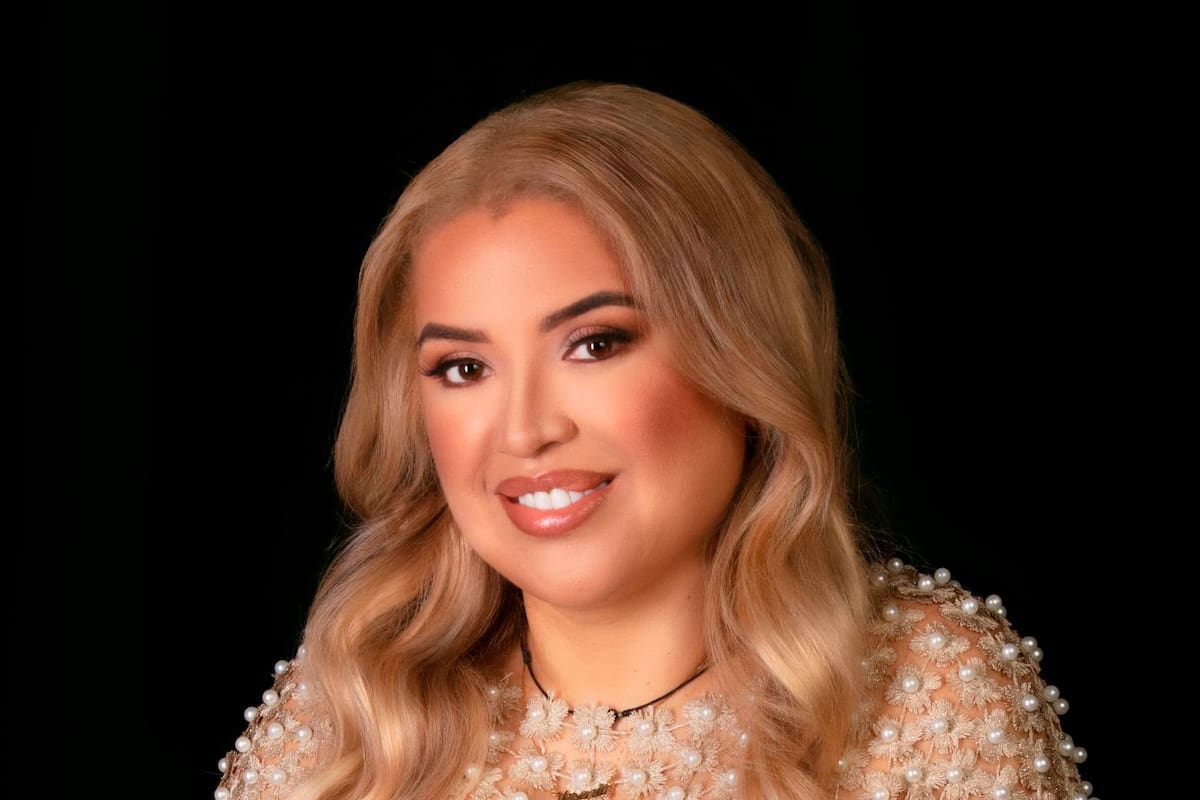 Yesenia Torres lanza su primer libro ‘Destinada a renacer’