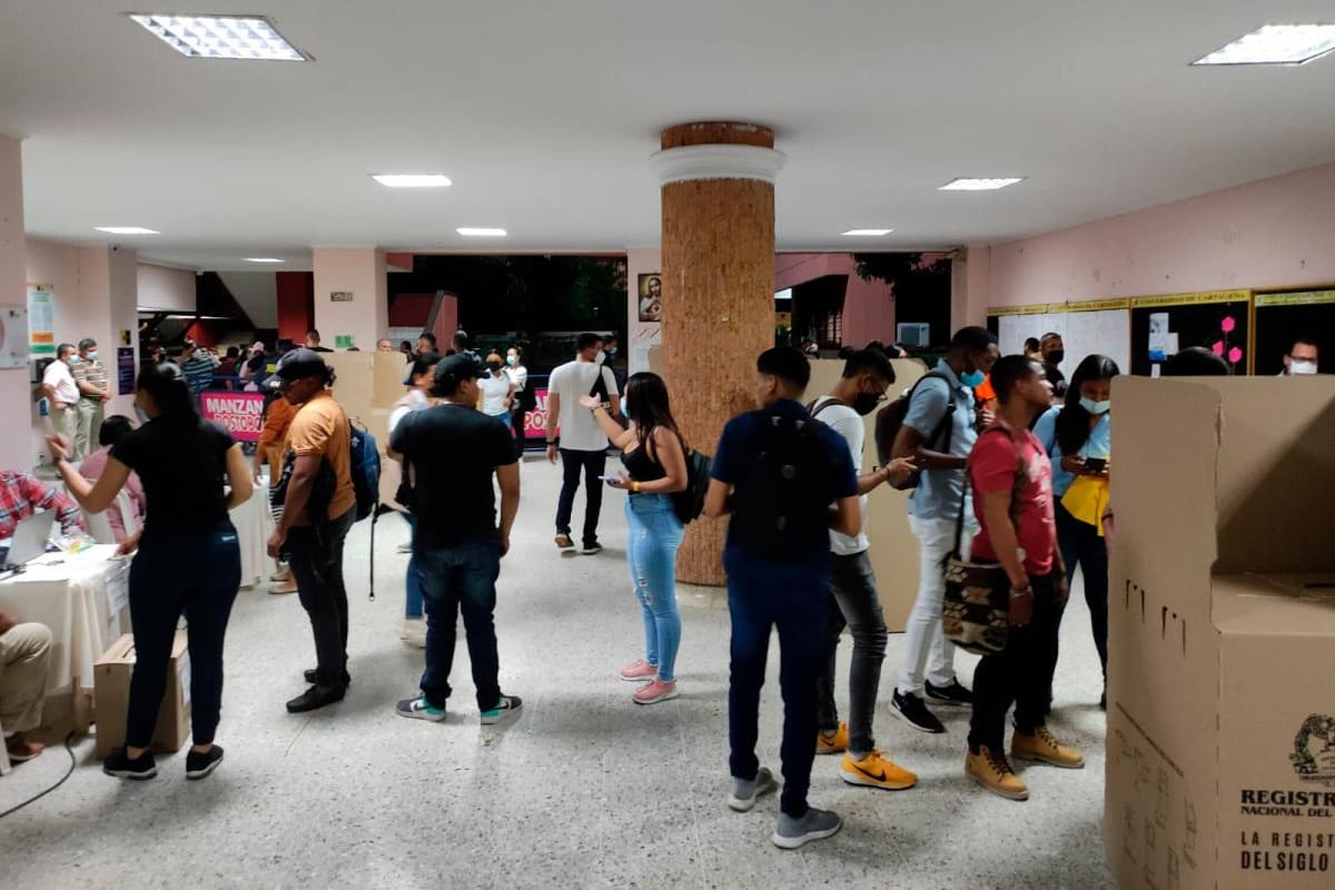 Minuto a minuto: así avanzó la elección de rector y consultas en la UdeC