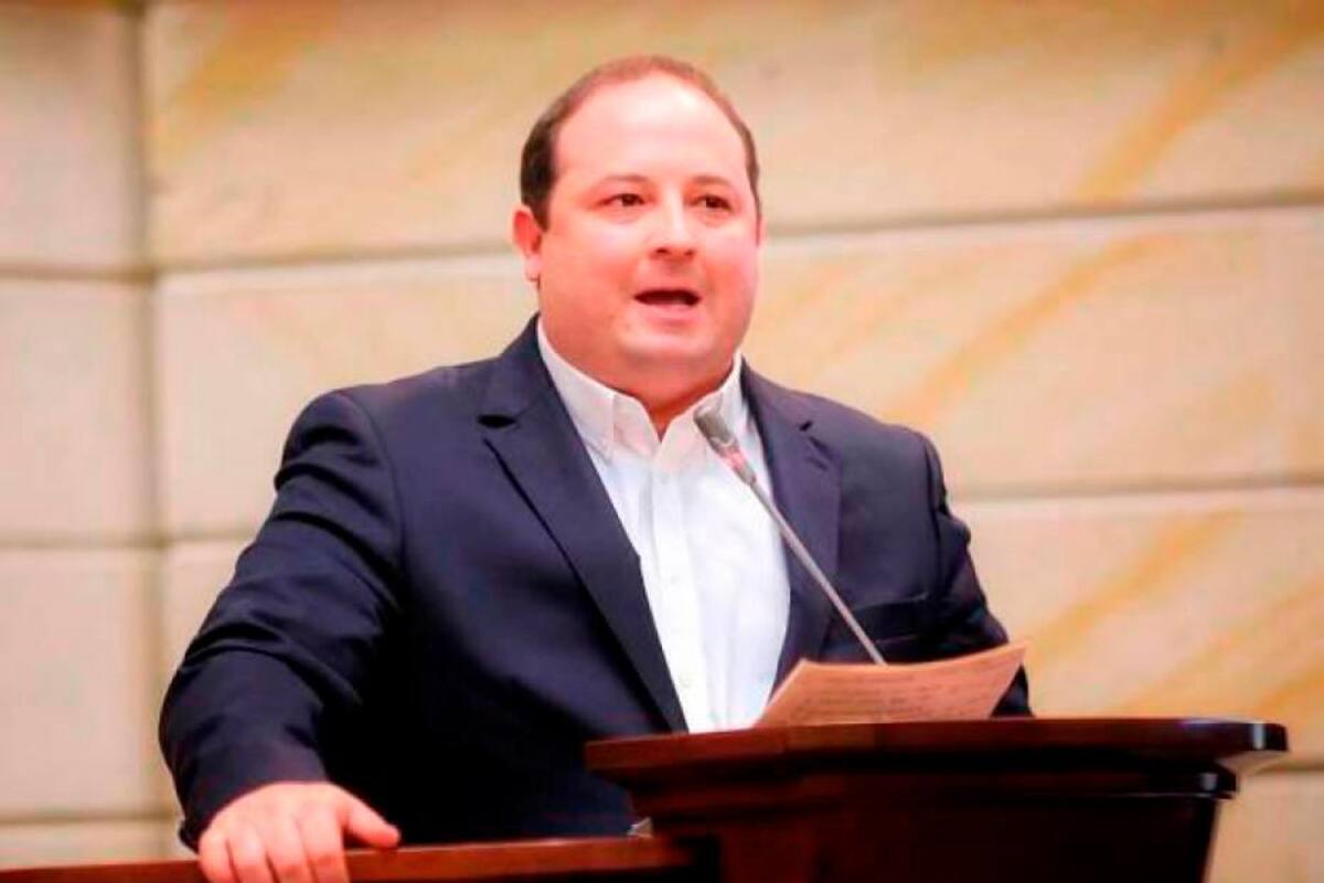 Ante demanda, senador Araújo defenderá fondo para erradicar la pobreza