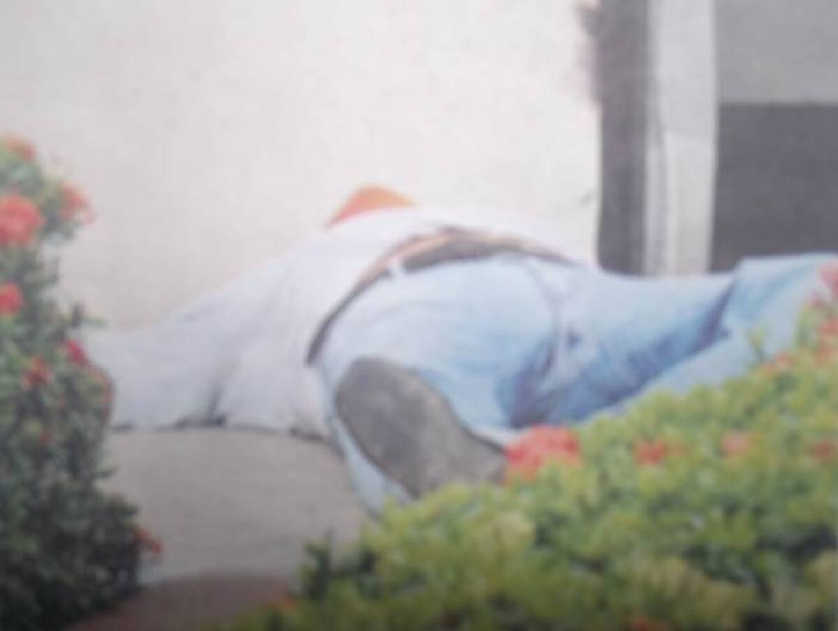Emilio José Castillo Arrieta, murió en una terraza de una casa.