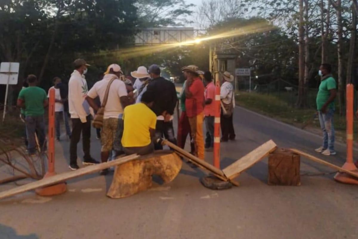 Minga indígena y otros sectores se concentran en vía Coveñas- Lorica