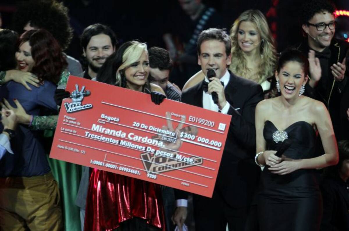 Miranda, al ser la ganadora de la primera temporada de “La voz Colombia”, recibió un cheque por 300 millones de pesos COLPRENSA