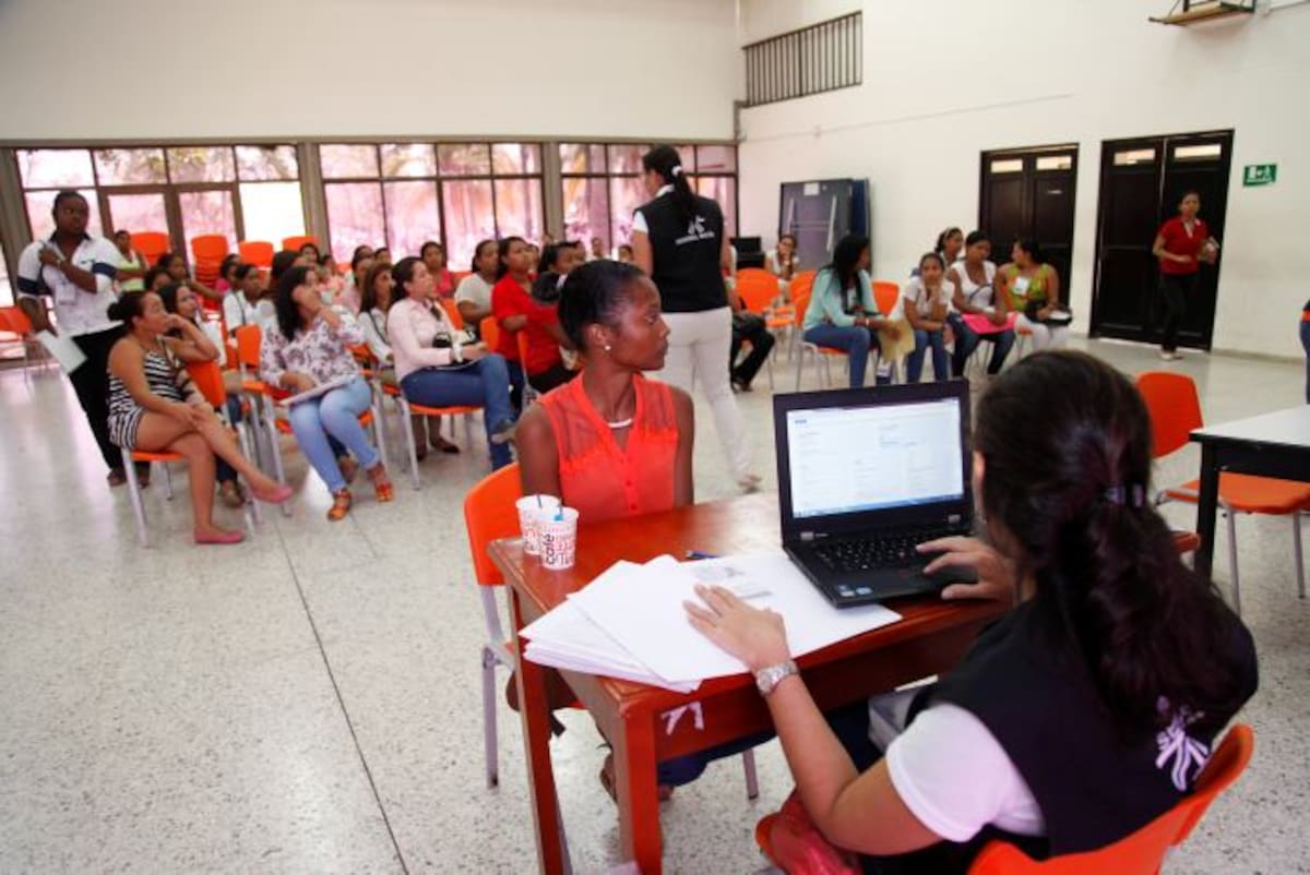 El grupo de apoyo de la Agencia Pùblica de Empleo, agrupaba a las mujeres interesadas de acuerdo al perfil que desempeñaban. Aroldo Mestre- El Universal