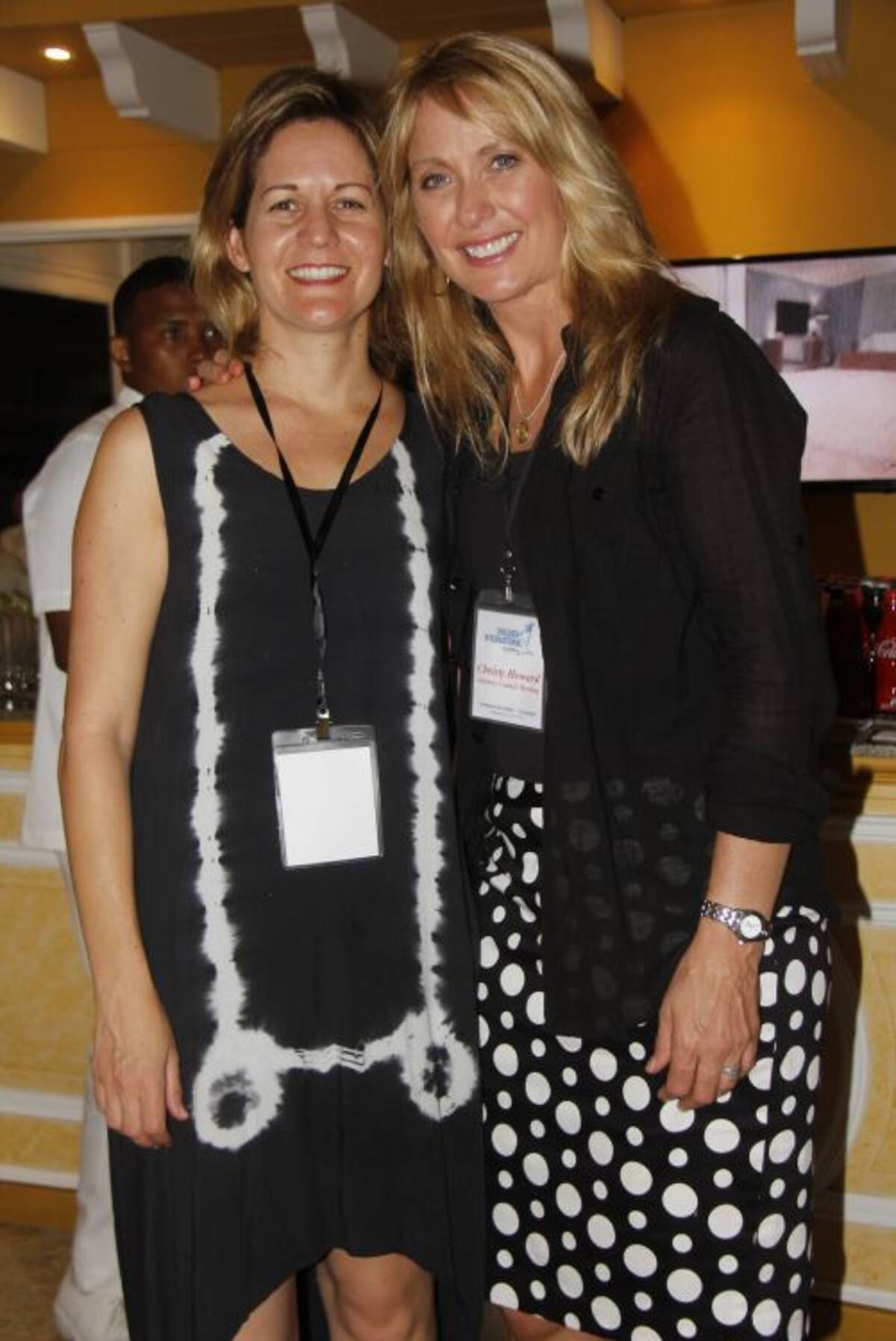 Karen Byrnes y Christy Howard.