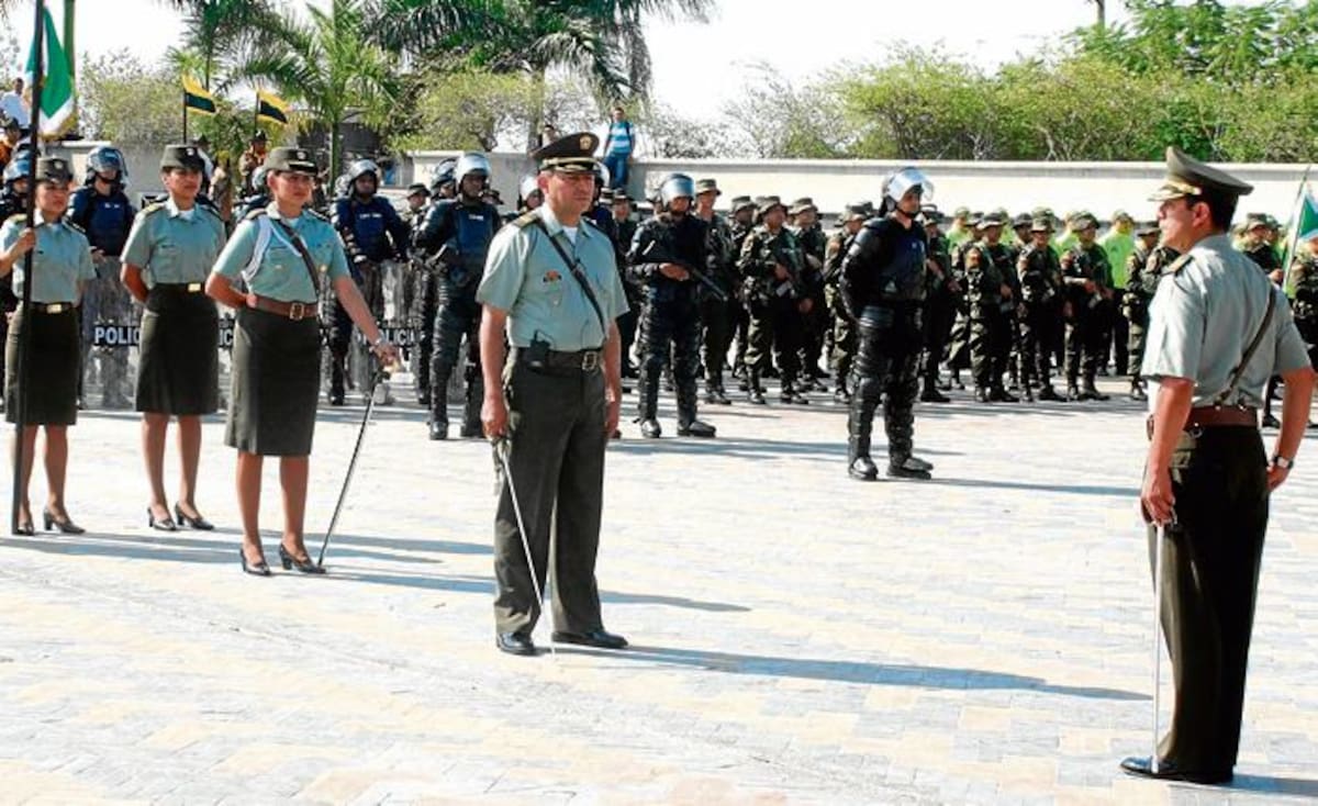 El nuevo comandante de la Policía en Sucre, coronel Julián González González, asumió ayer el mando. MANUEL SANTIAGO PÉREZ/EL UNIVERSAL/
