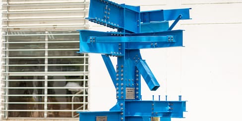 Inauguran escultura de acero en la UTB: cómo aporta a la formación