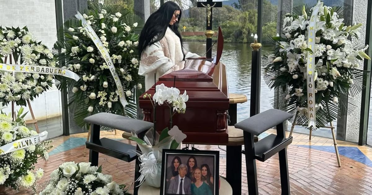 Critican a Jessica Cediel por fotos junto al ataúd de su padre