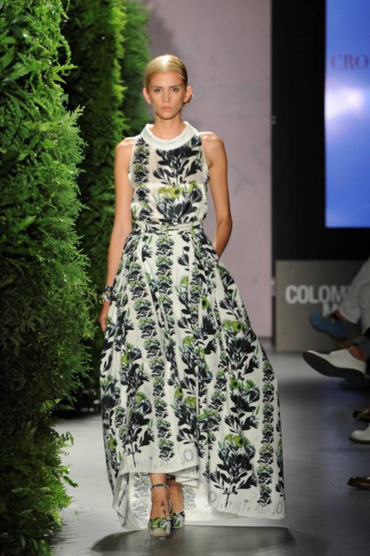 Polite creó diseños con mucha estampación floral, en tejidos naturales como la seda y tecnológicos como el Spaicer, con los que le da forma a las siluetas. Inexmoda/Cámara Lúcida