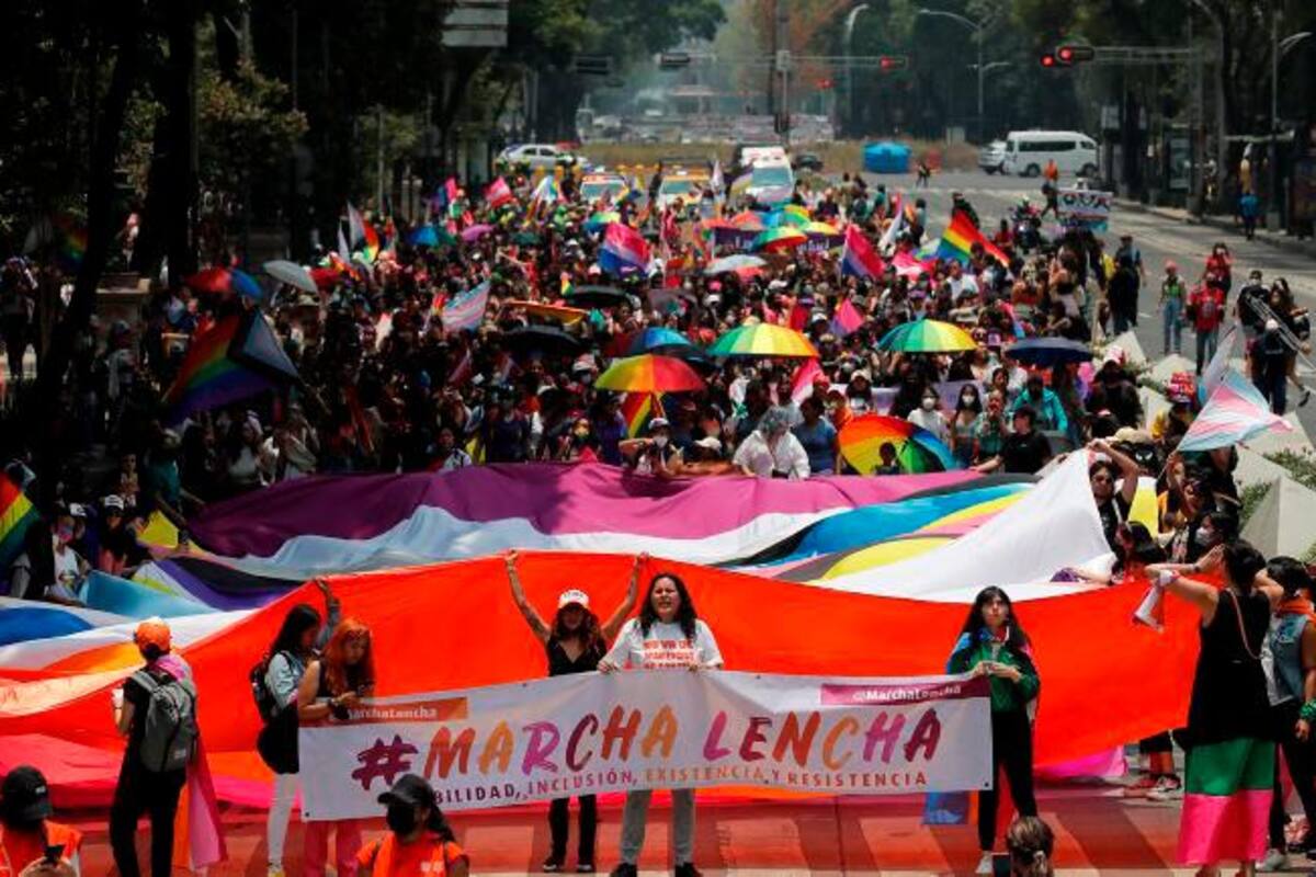 Mujeres lesbianas marchan en Ciudad de México para visibilizar sus reclamos