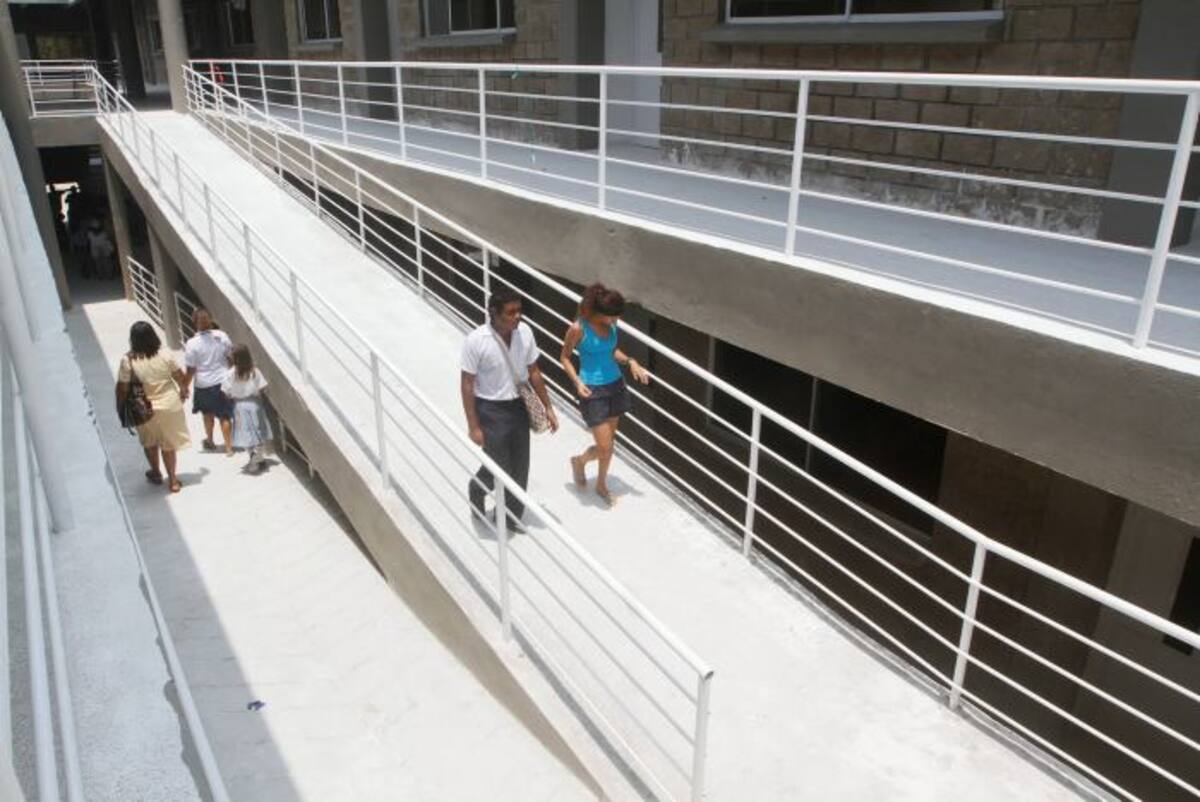 La comunidad educativa tuvo la oportunidad de recorrer las recién inauguradas instalaciones y verificar el estado de las mismas Julio Castaño.