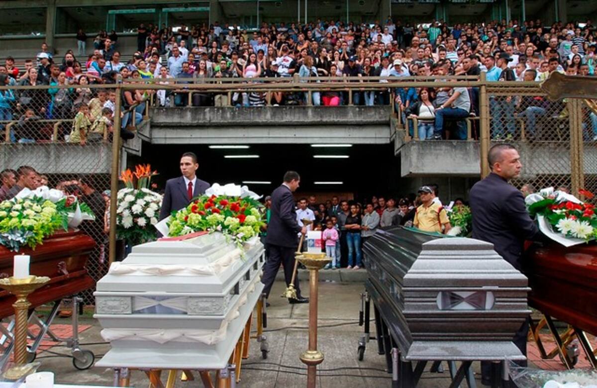El estadio Ditaires se llenó para dar el último adiós. COLPRENSA