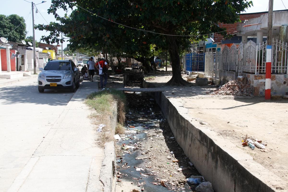 Por epidemia de dengue, Dadis intensifica acciones en barrios de Cartagena
