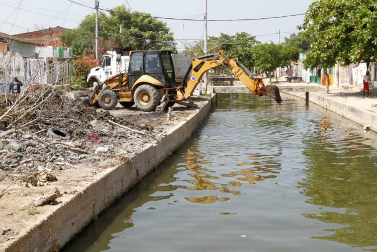 Así se ve ahora el canal del Tabú. Pacaribe sigue en las jornadas de limpieza de este caño. // JULIO CASTAÑO-EL UNIVERSAL