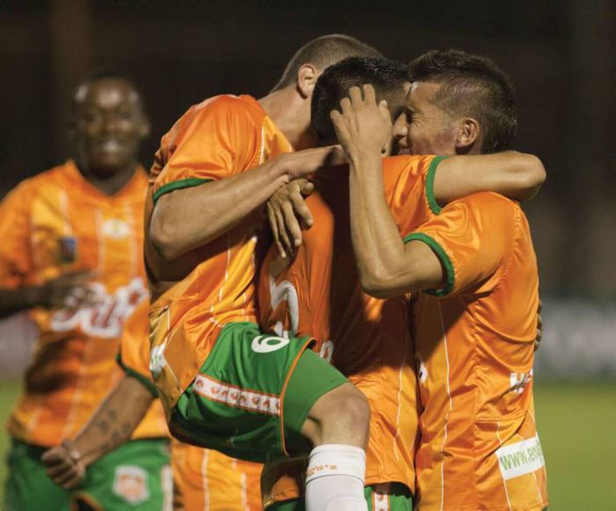 Envigado venció 2-0 a Unión Comercio y se clasificó a la siguiente fase de la Copa Sudamericana. COLPRENSA