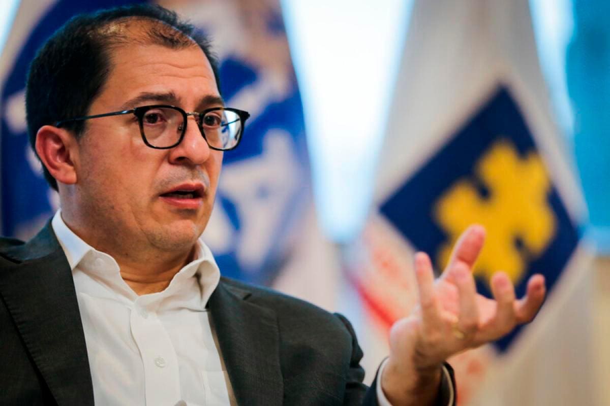 Denuncian que Barbosa utilizó gastos reservados para remodelar su vivienda