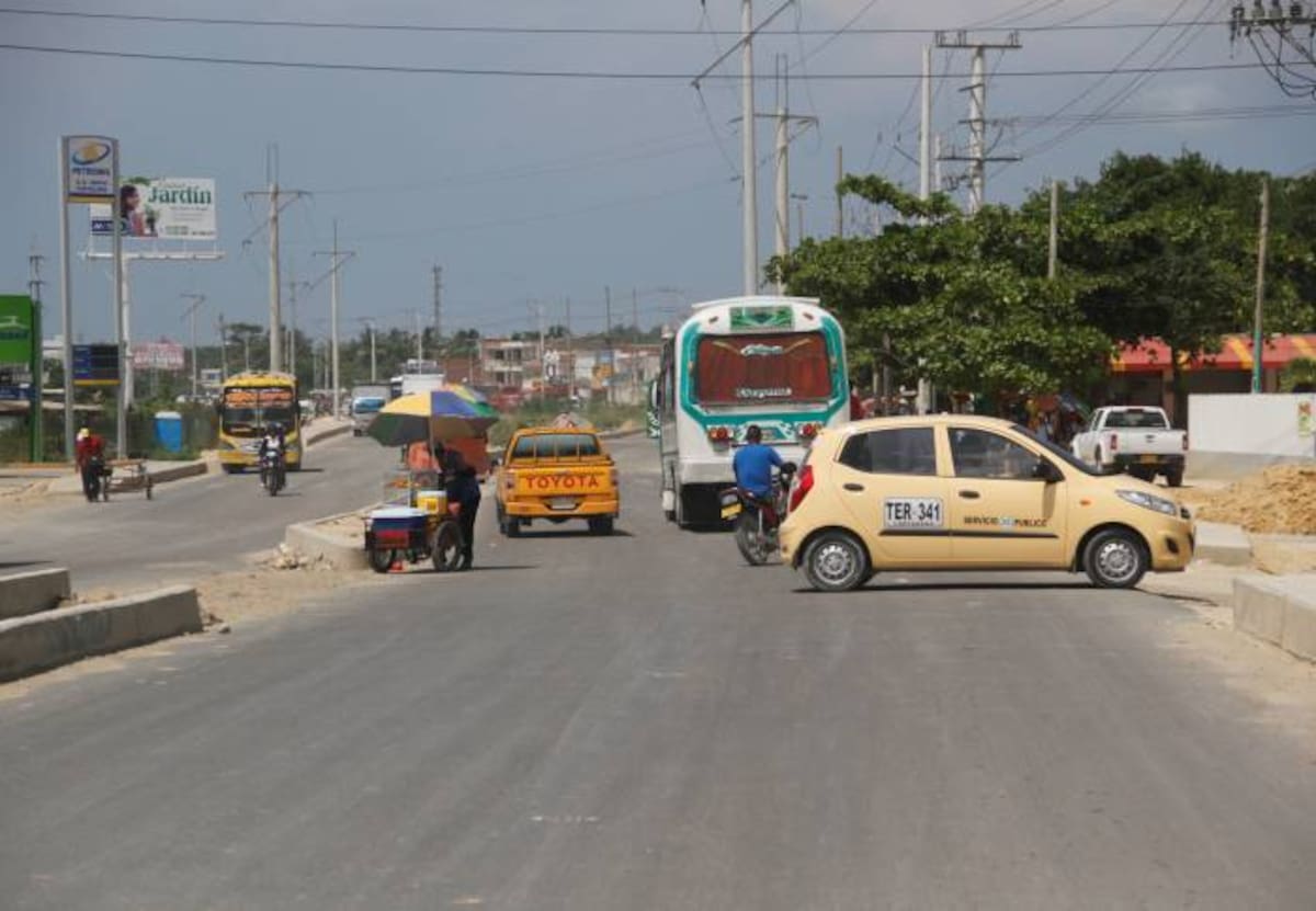 El Consorcio Autopistas del Sol, encargado de la ampliación de La Cordialidad, asegura que se construirá un puente peatonal a 100 metros de la entrada a la urbanización Villas de la Candelaria. ÓSCAR DÍAZ ACOSTA - EL UNIVERSAL