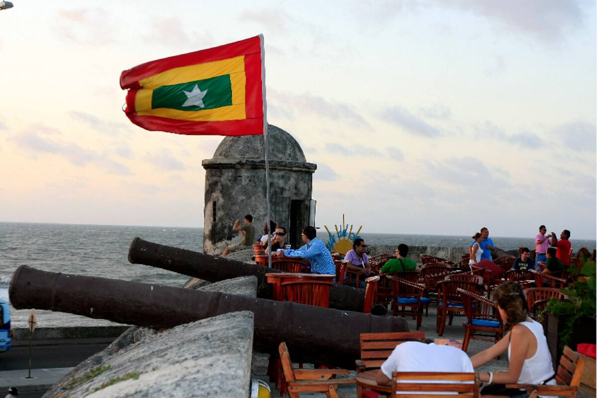 ¿Se va o no? Café del Mar se pronuncia ante orden de desalojar la muralla
