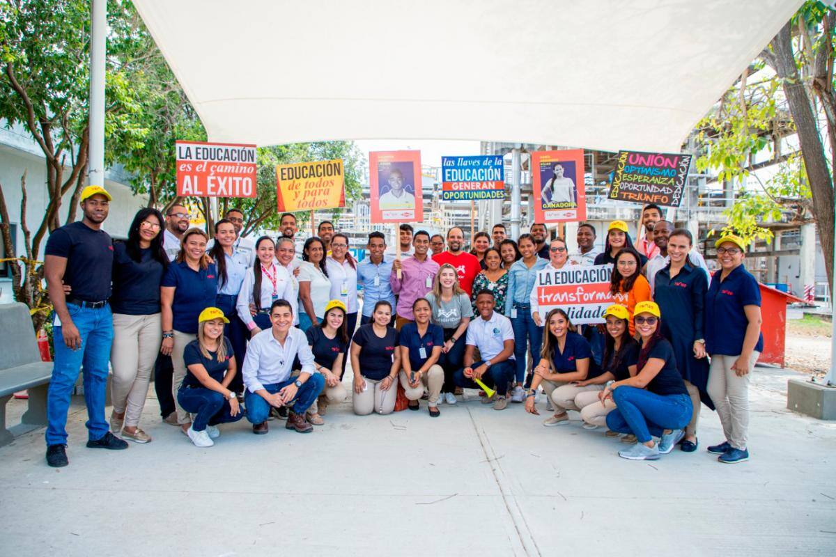 Dieciocho becas Boomerang fueron entregadas a jóvenes bachilleres