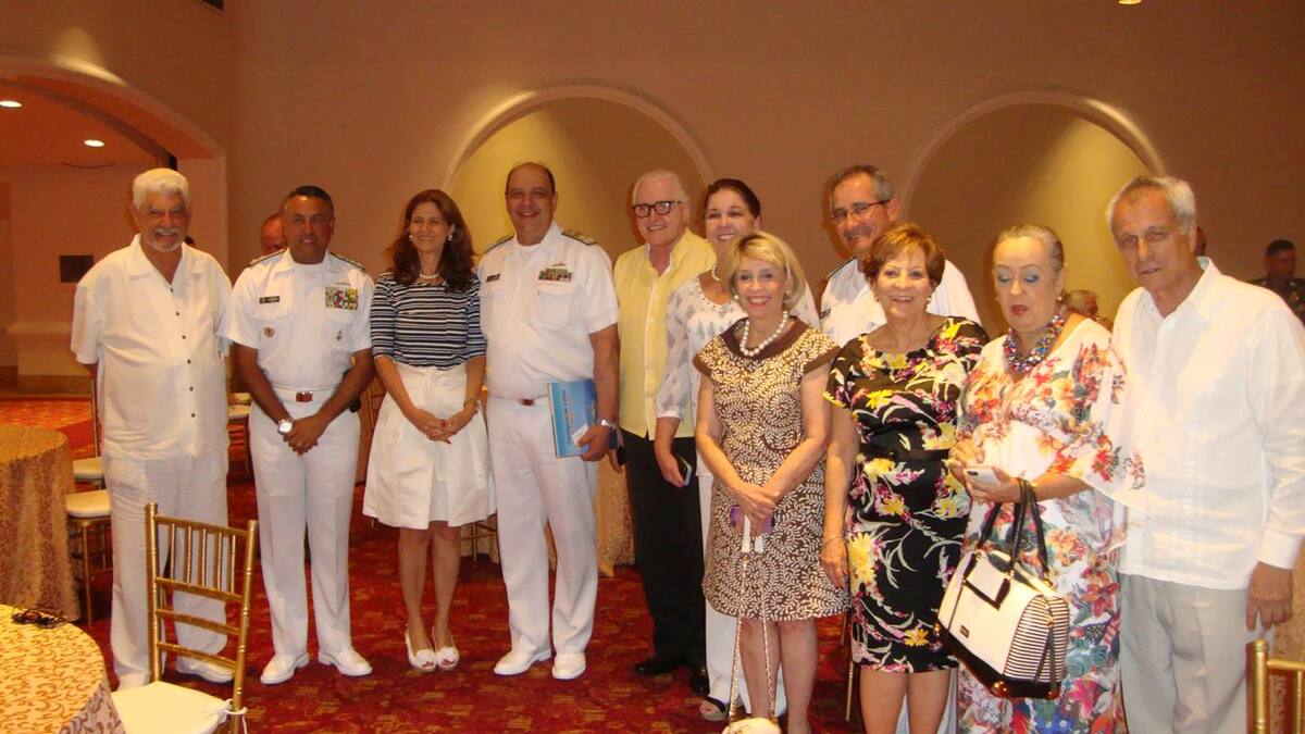 Jaime Borda, Contralmirante Antonio Martínez, Claudia Fadul, vicealmirante Leonardo Santamaría, Héctor Trujillo, Joan Mac Master, contralmirante Evelio Ramírez, Evelia González Porto, Diana Alemán de Lequerica, María Paulina Espinosa y Roberto Serrano.