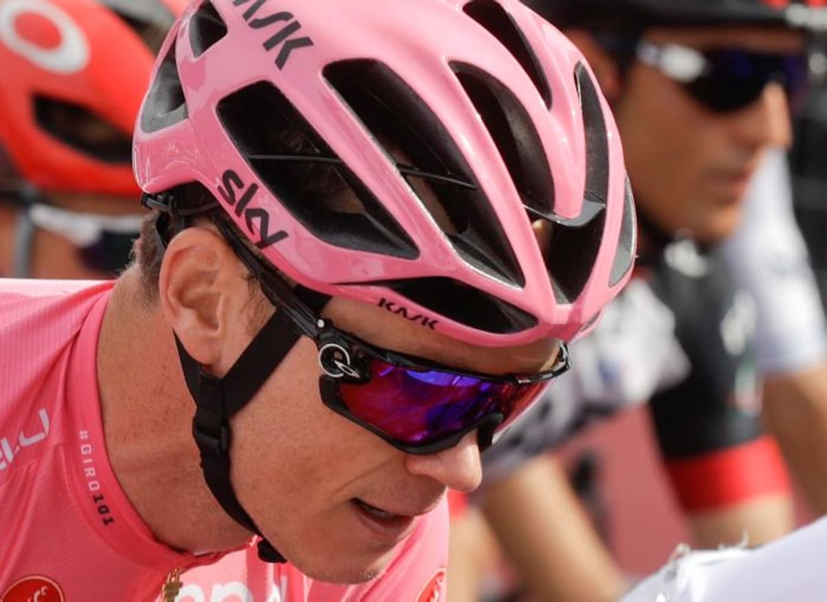 Chris Froome da su paseo triunfal por las calles de Roma. AP Gregorio Borgia