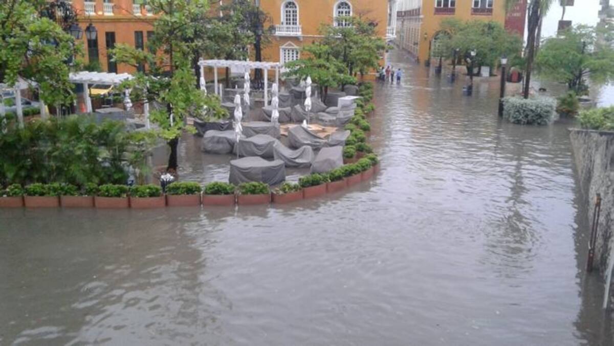 El Centro Histórico, El Socorro, San Fernando, El Educador, Las Palmeras, Villa Estrella, Fredonia y Rosedales fueron algunas de los barrios que reportaron inundaciones.