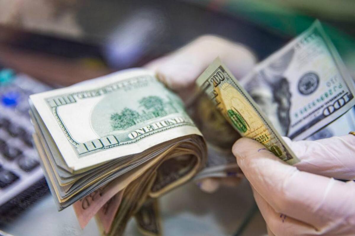 Dólar abre con leve alza mientras se esperan decisiones sobre tasas de interés