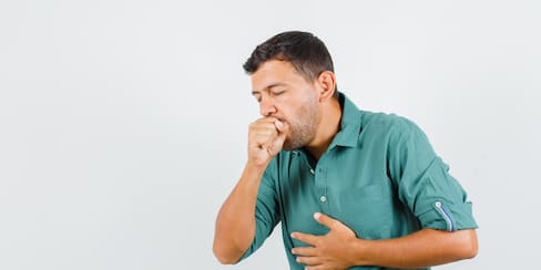 Insólito: hombre vomitaba hasta 60 veces al día por una extraña enfermedad