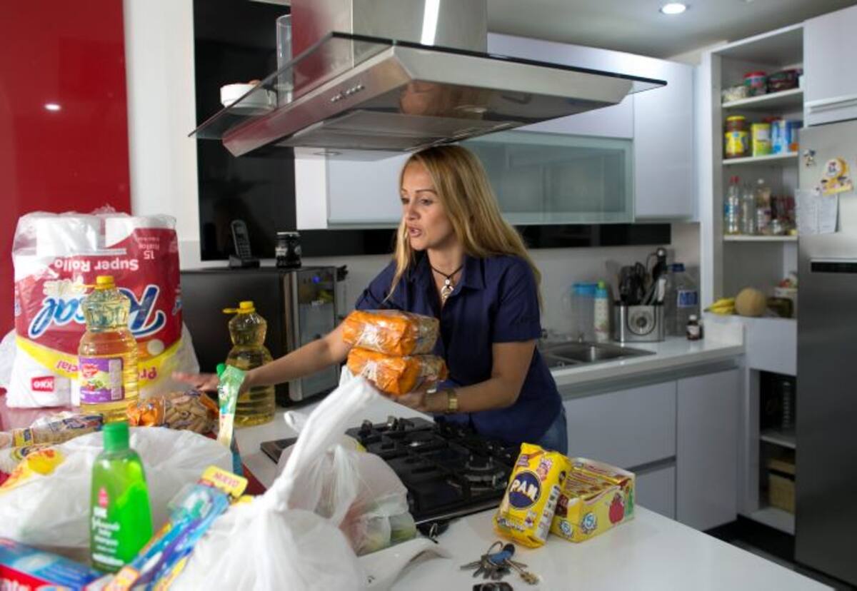 Debie arreglando el mercado que realizó del lado colombiano. AP Ariana Cubillos