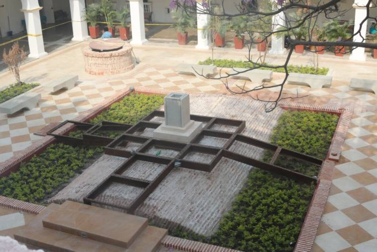 Así luce el monumento donde reposarán las cenizas de Gabo. Falta la instalación del busto en bronce del escritor y otros pequeños detalles. ARCHIVO