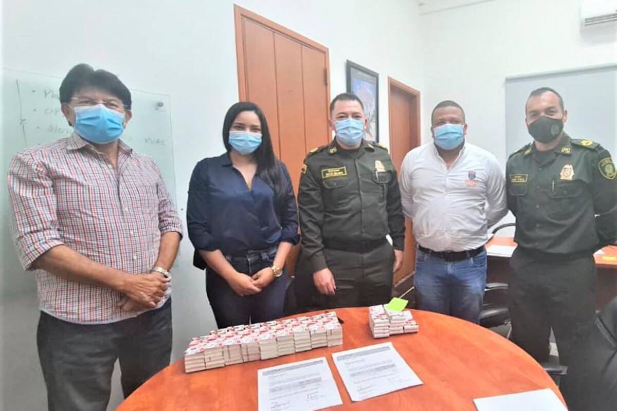 Entregan bonos de combustible a Policía del Magdalena