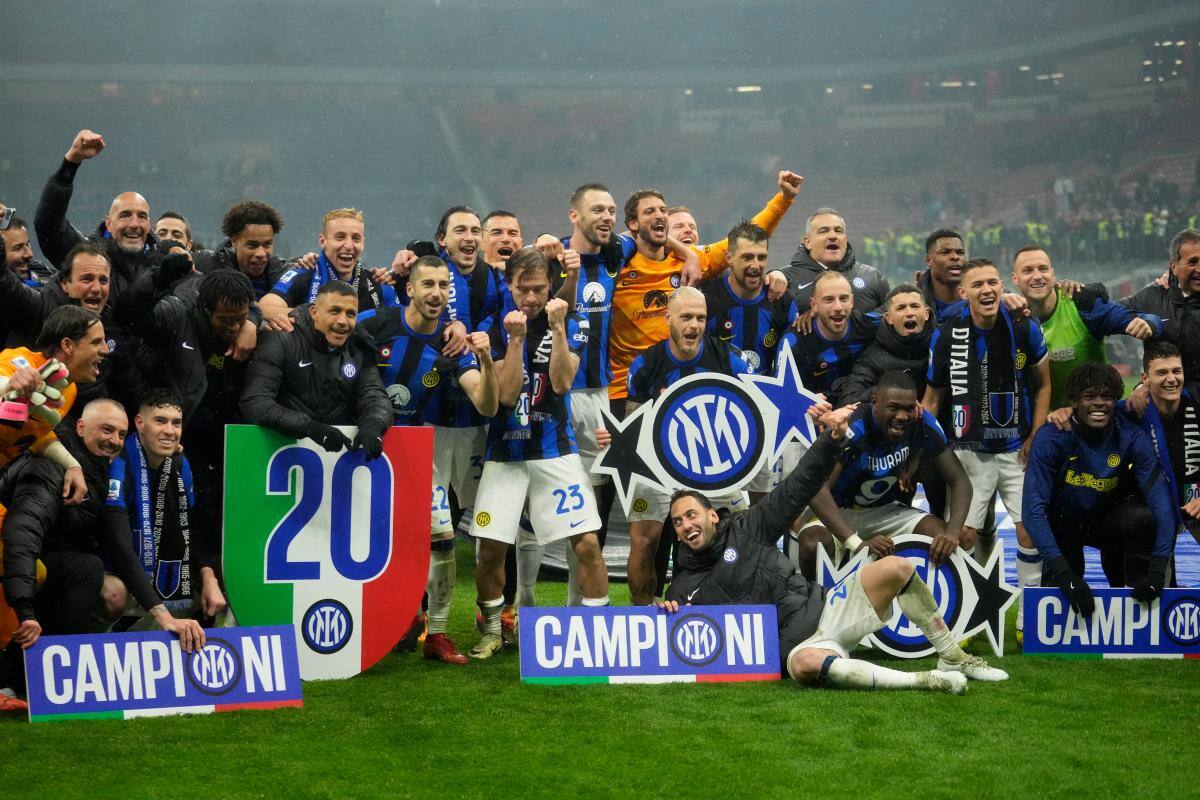 El Inter vence al Milan y se proclama campeón de la Serie A