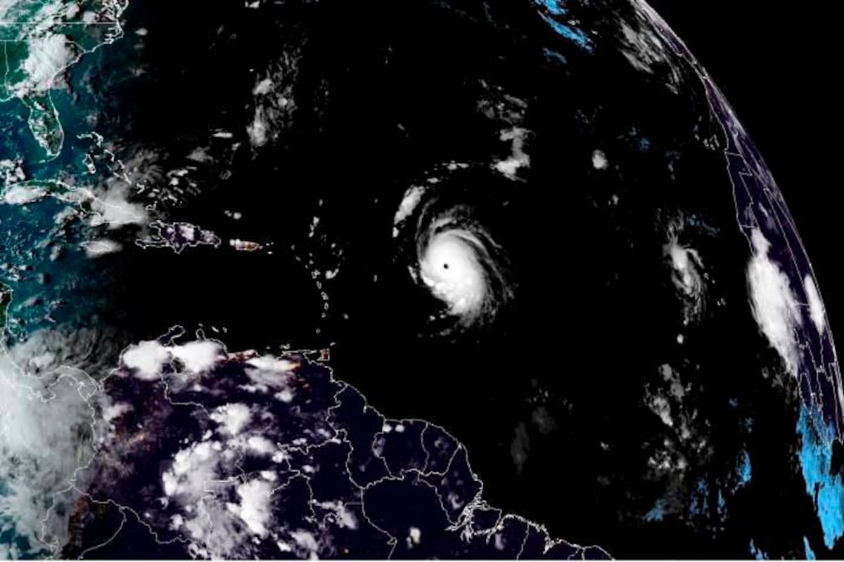 Poderoso huracán Lee pasará al norte de las Antillas Menores