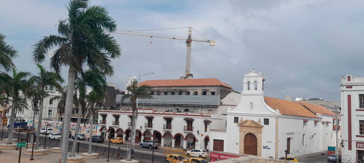 El antiguo Claustro de San Francisco, en plena restauración. Hace parte de un nuevo complejo hotelero en Getsemaní. // HFA -EU.