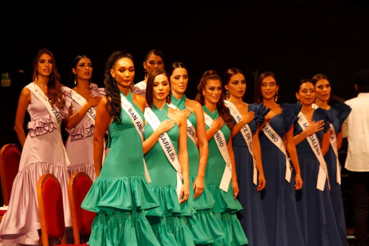 Candidatas del reinado nacional reciben las llaves de Cartagena