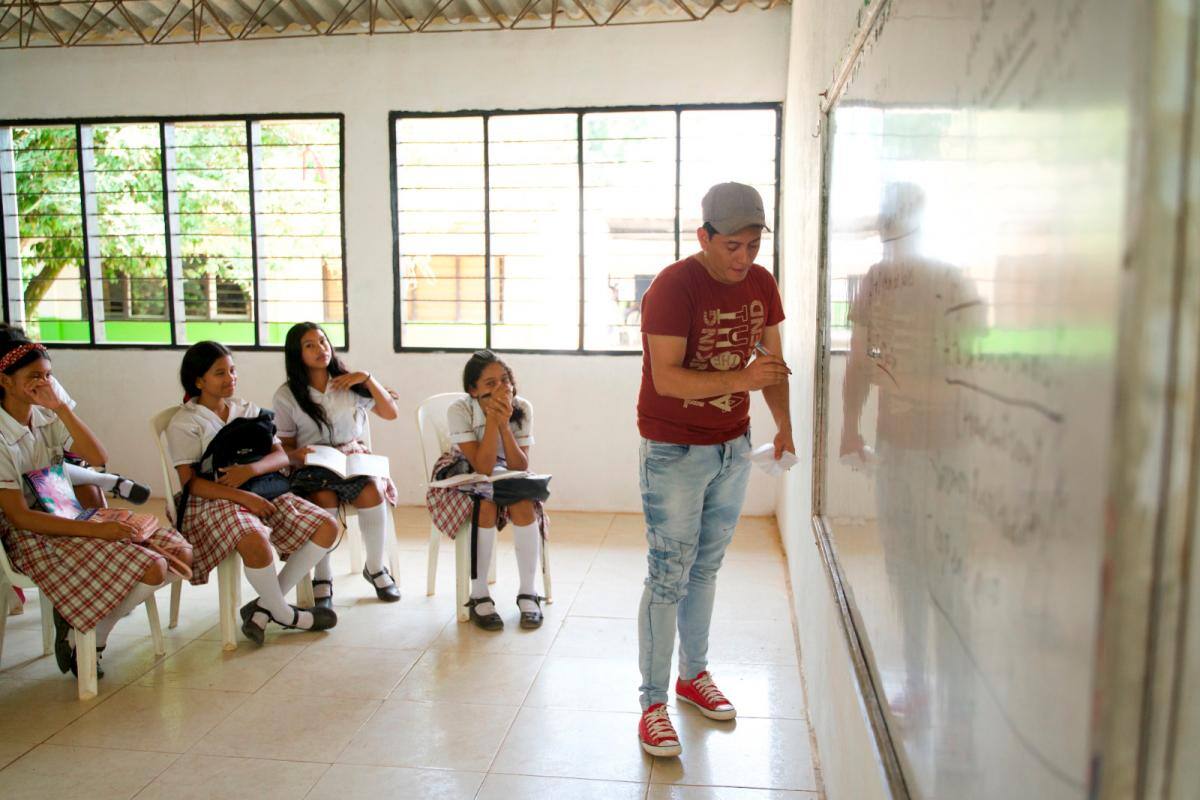 Alertan sobre falsas plazas para docentes provisionales en Bolívar