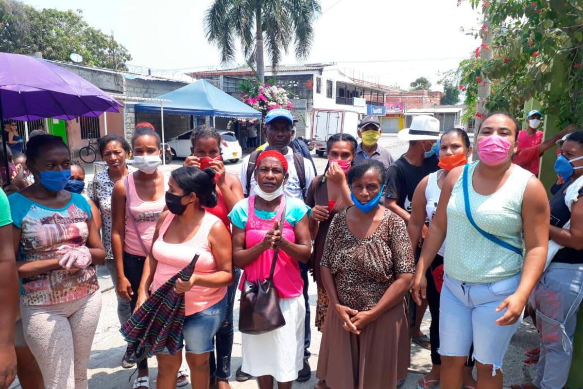 Habitantes de la localidad 2 protestan por falta de alimentos
