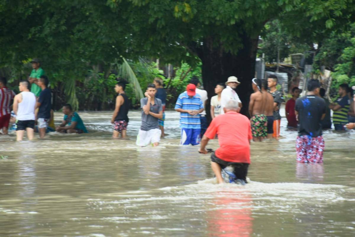 En Corozal decenas de familias damnificadas y habilitan albergues