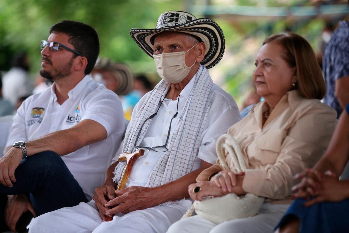 El maestro Adolfo Pacheco (centro) hizo parte del evento.//Foto: Camila Díaz - Colprensa.