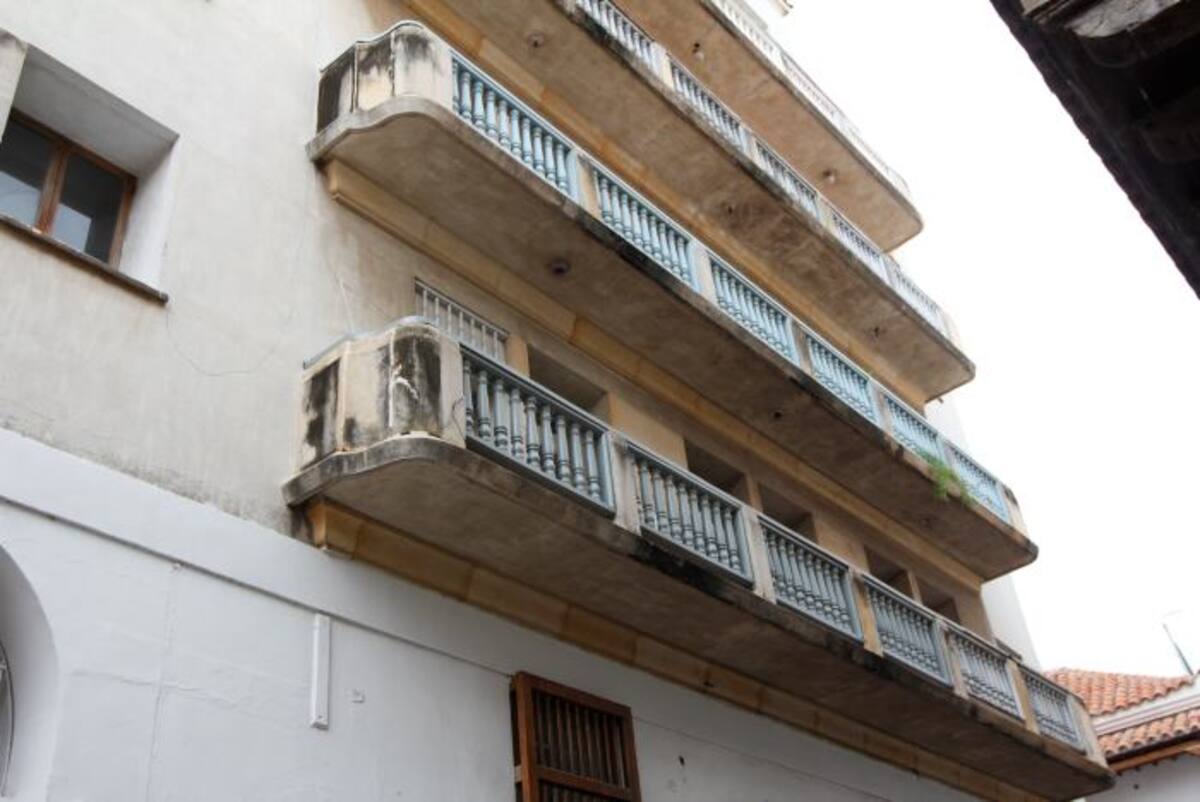 Edificio Colseguros (Calle Vélez Danies). //Julio Castaño-El Universal.