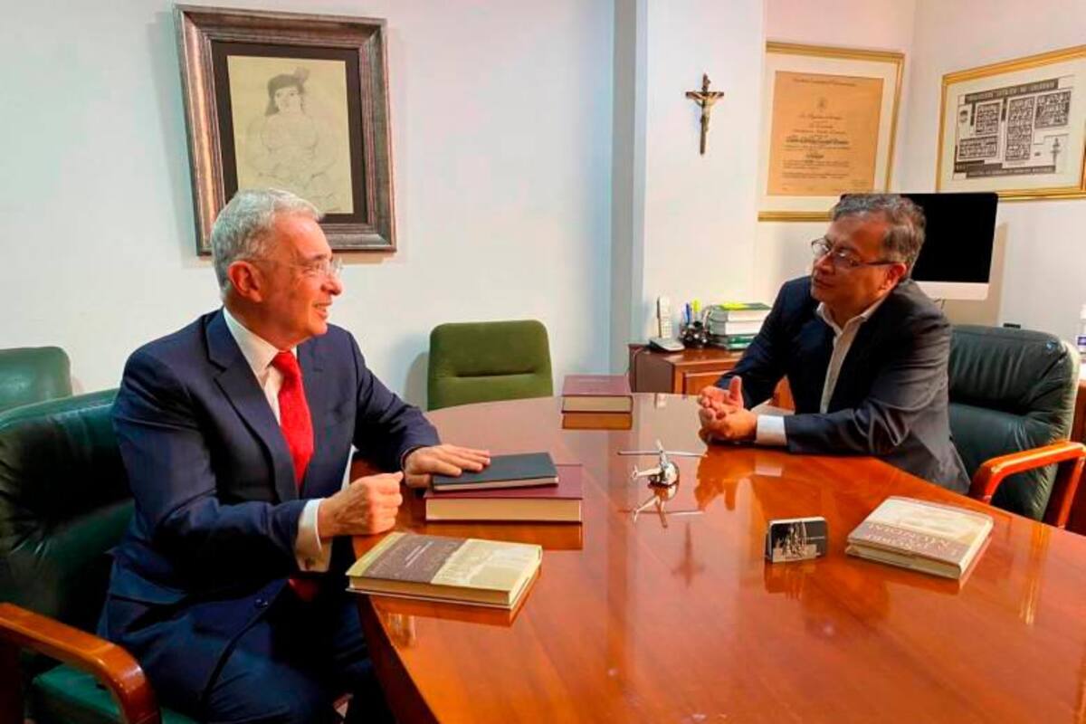“Le pedí un canal de diálogo”: Uribe sobre su reunión con Petro