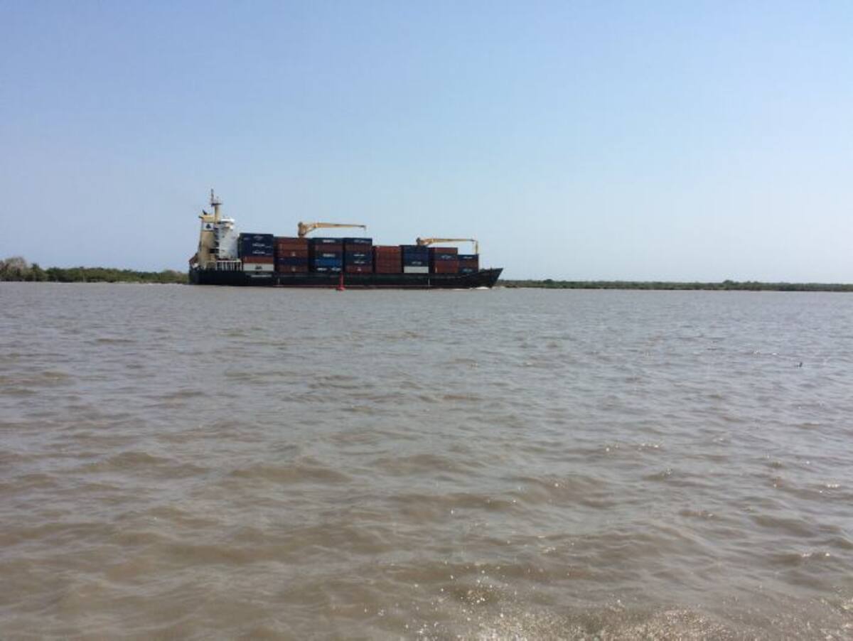A la poca profundidad que ha venido presentando en los últimos años ahora se le suma que no pueden ingresar barcos de más 190 metros de eslora.