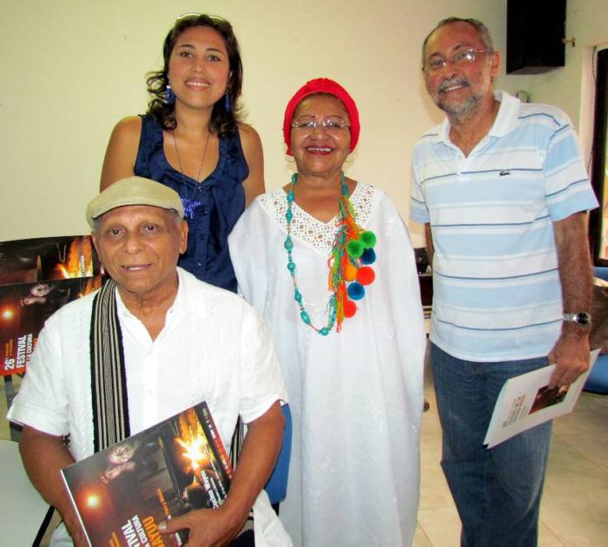 Adolfo Pacheco, Juancho Nieves (Der.) y Angelita Jiménez con Nohora Díaz (Izq,), presidenta del Festival.