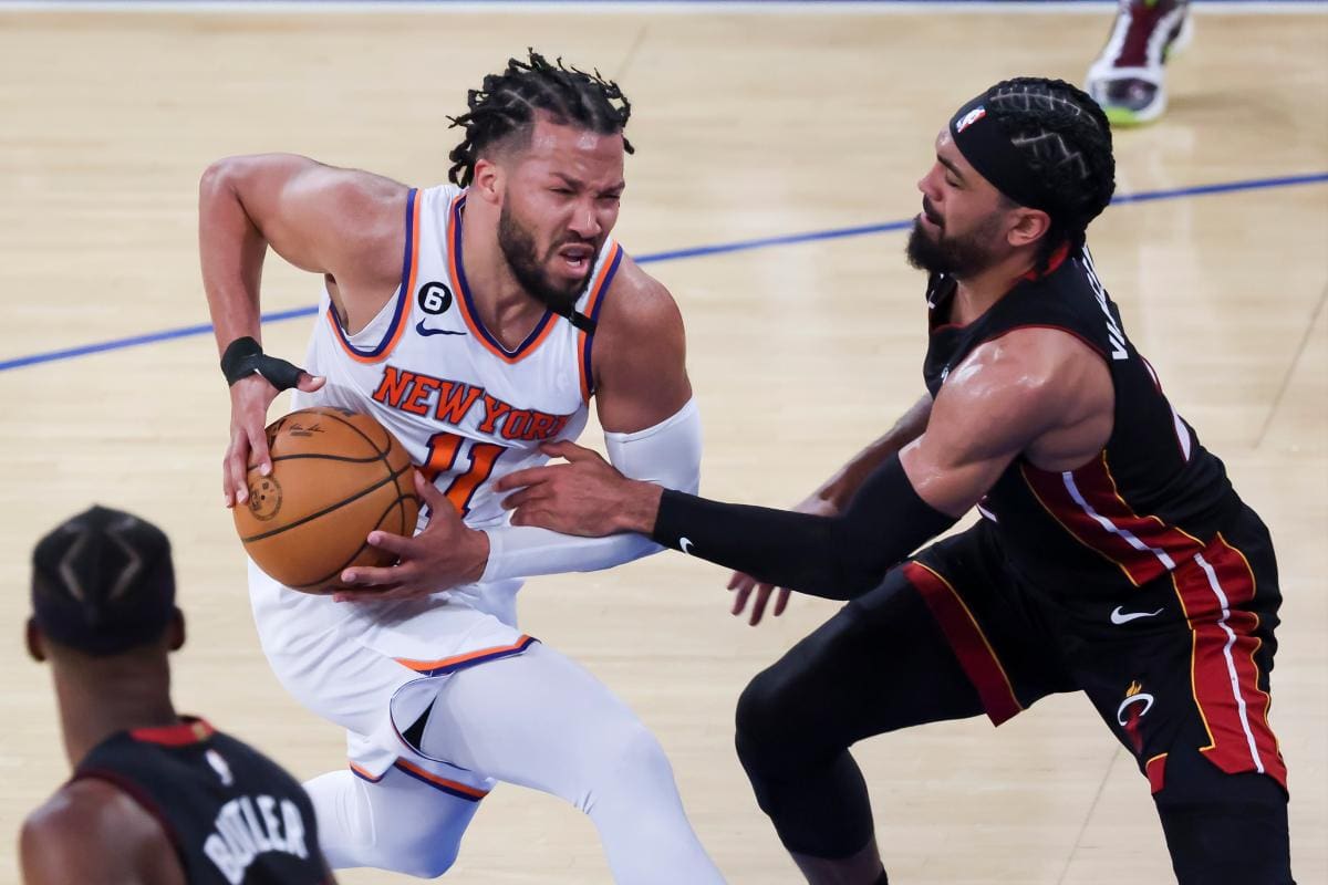 Los Knicks se resisten ante Heat y siguen vivos