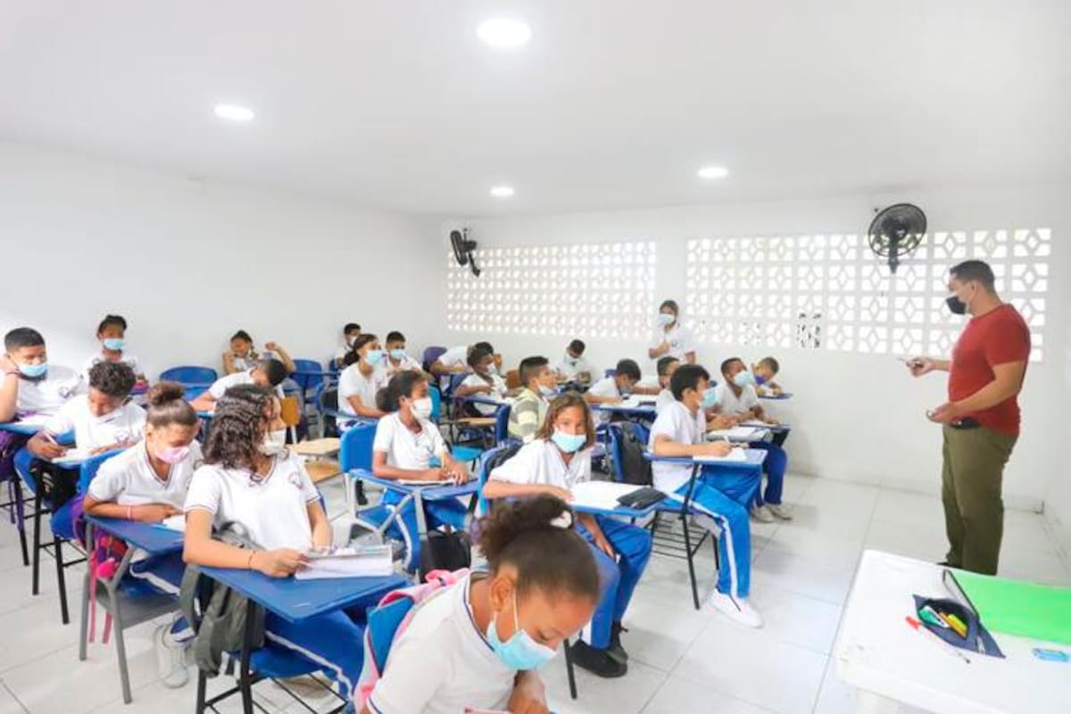 ¡Por fin! Estudiantes de Hijos de María retornaron a la sede Rafael Tono
