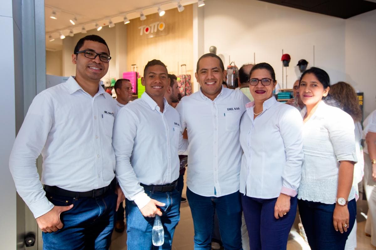 Cristian Morales, Brayan Ballestero, Alexander Lucero, Elena Paternina y Lenis Barrios.
