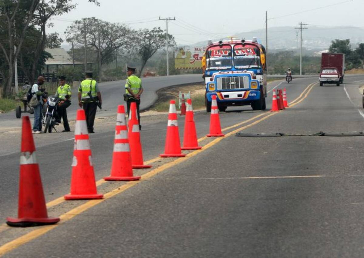 La Vía al Mar, La Cordialidad y la variante Mamonal-Gambote, figuran entre las carreteras donde más se han sorprendido a los conductores violando la norma. //Foto archivo