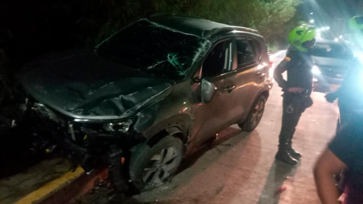 Camioneta marca Kía, de Placas KRY 426, involucrada en el accidente.